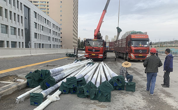 农村崇信太阳能路灯安装全解析：庭院崇信太阳能路灯施工指南