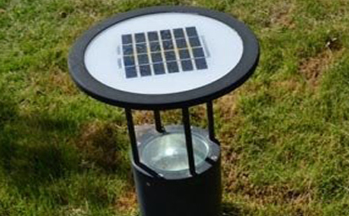 别墅庭院氛围营造：崇信草坪灯选型与布光技巧