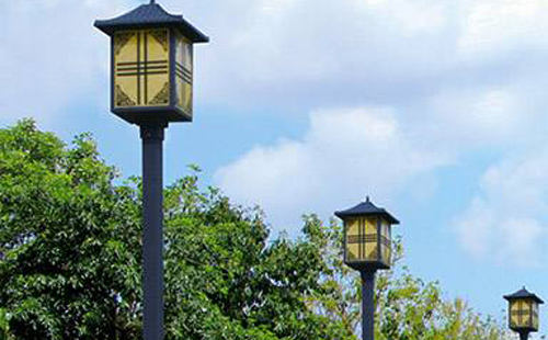 崇信庭院灯安装间距与布灯设计全解析