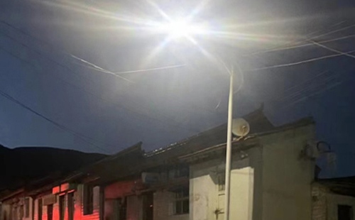 农村院子里最适合的崇信太阳能路灯亮度与安装要点 农村院子里最适合的崇信太阳能路灯亮度与安装要点